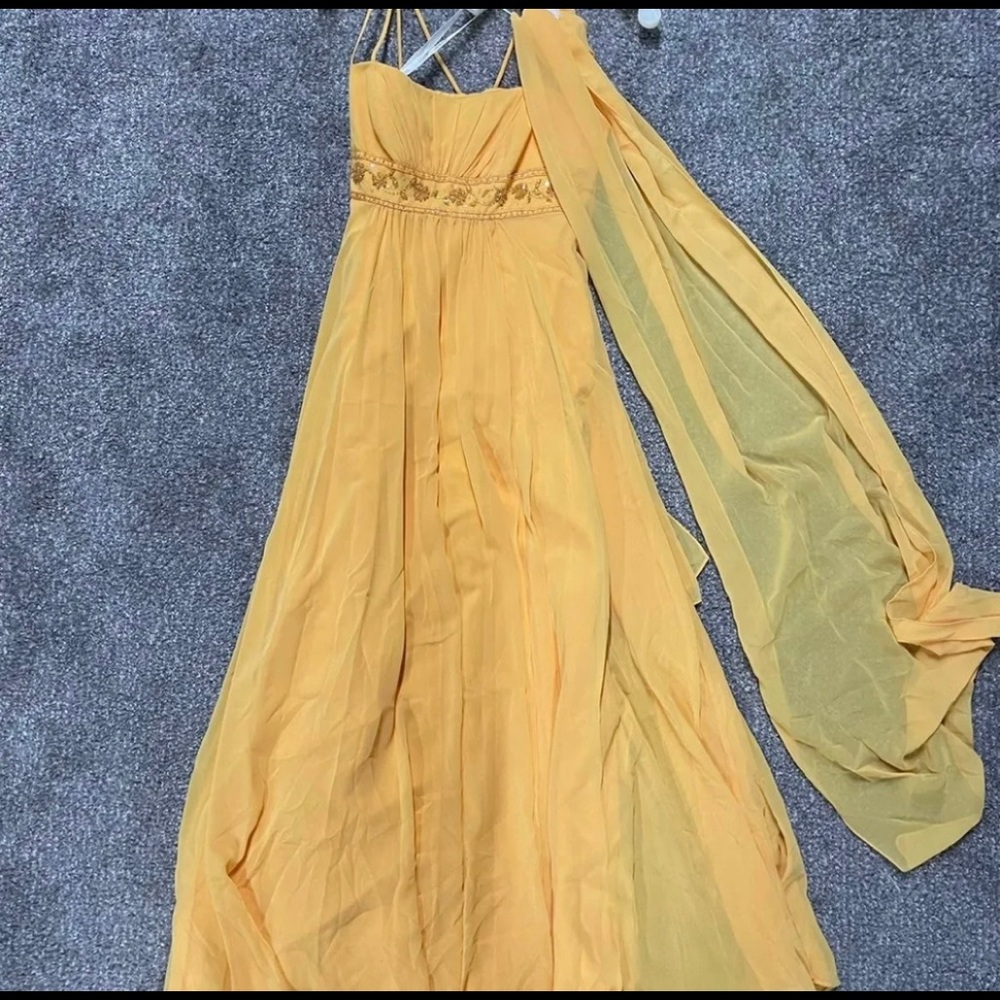 Davids Bridal Yellow (Daisy) Formal Prom/Bridesmaid Dress Size: 2